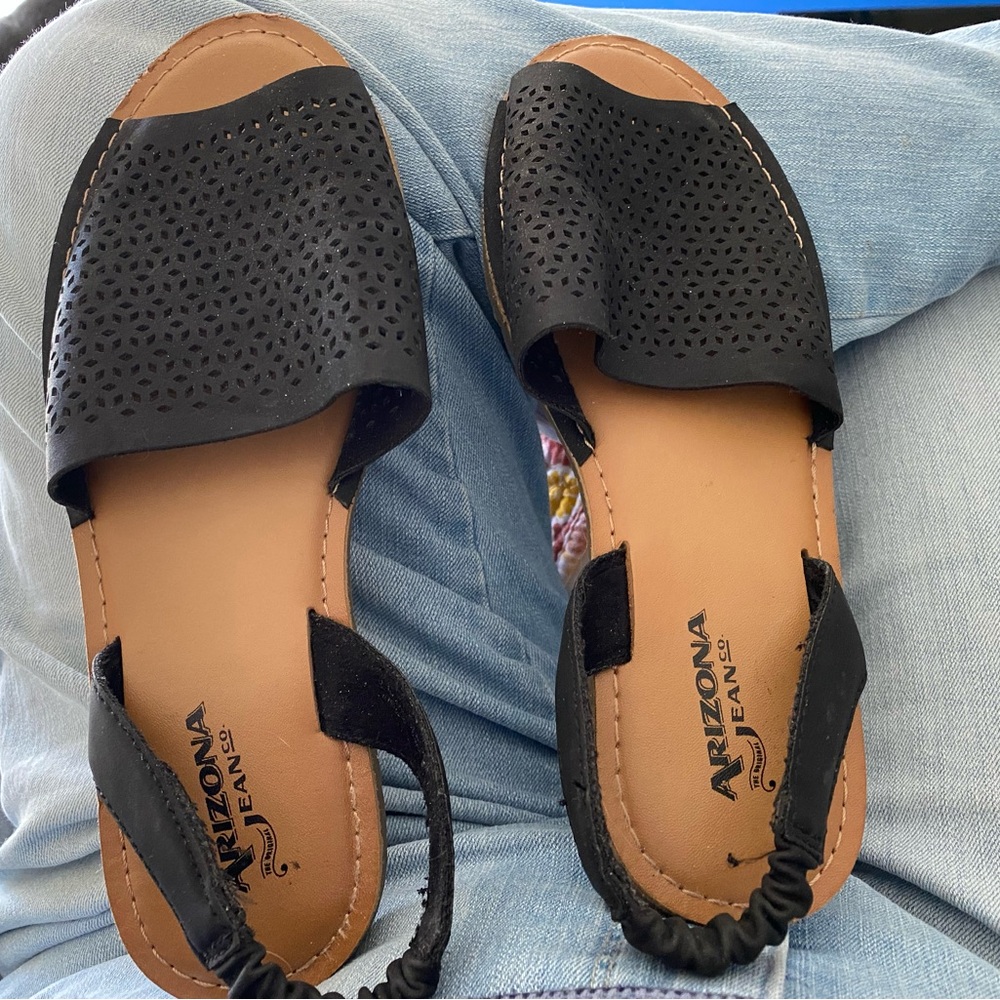 Arizona Jean Company Black Slingback Sandals with Perforated Design